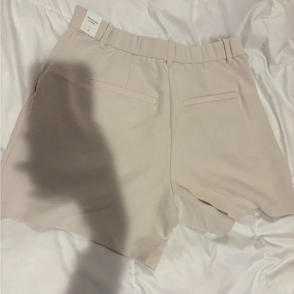 NWT High rise premium crepe tailored shorts - Picture 6 of 6